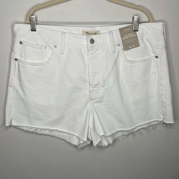 Madewell Relaxed Denim Shorts in Tile White - Picture 2 of 5